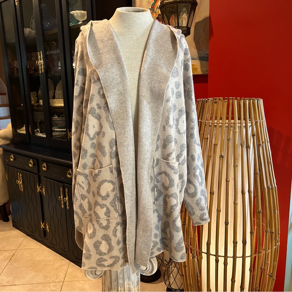 CHARLIE B Leopard Print Cardigan in Gray and Cream